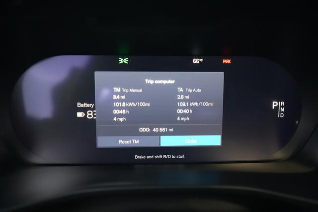 2023 Volvo XC40 Recharge — photo 5 of 21