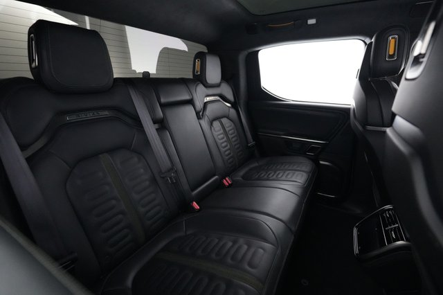 2023 Rivian R1T — photo 4 of 21