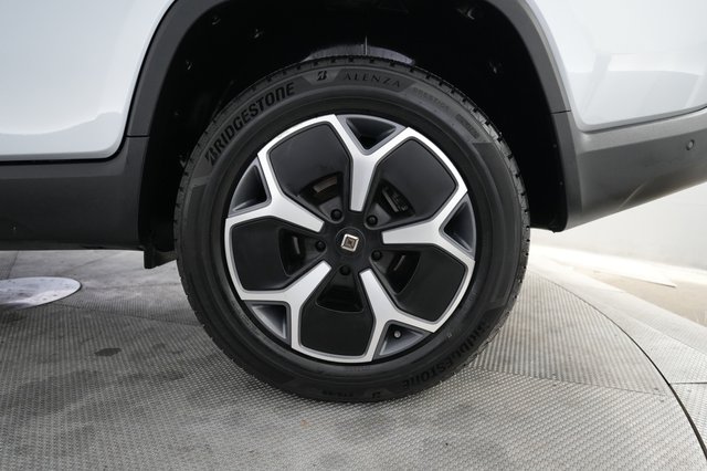 2023 Rivian R1T — photo 7 of 21