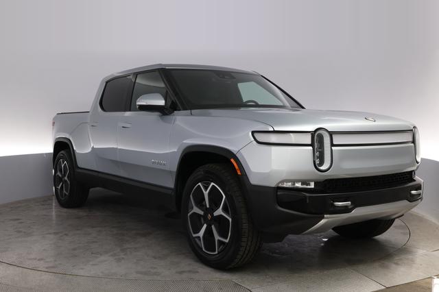 2023 Rivian R1T — photo 10 of 21