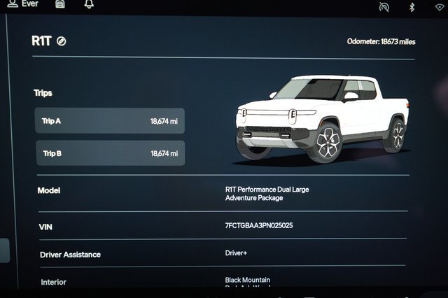 2023 Rivian R1T — photo 5 of 21