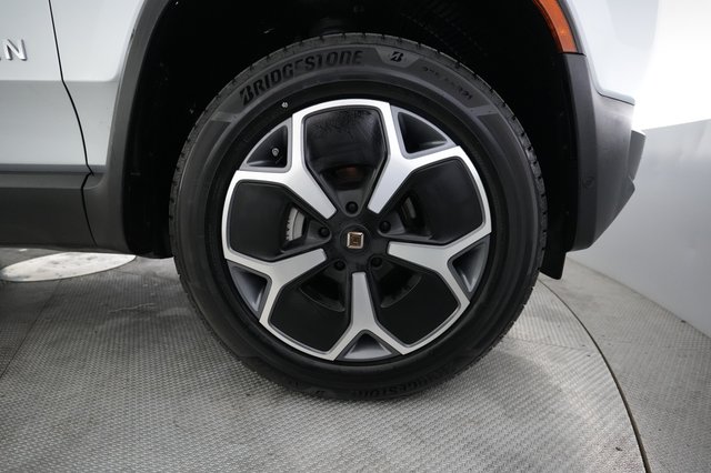 2023 Rivian R1T — photo 16 of 21