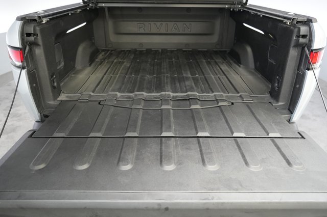 2023 Rivian R1T — photo 6 of 21