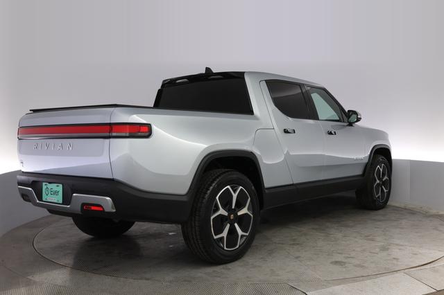 2023 Rivian R1T — photo 2 of 21