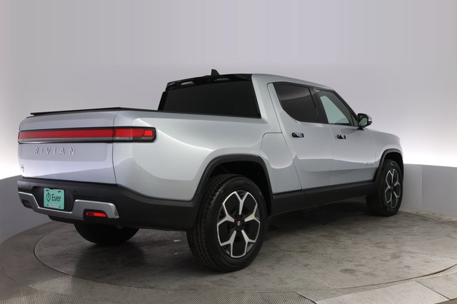 2023 Rivian R1T — photo 2 of 21