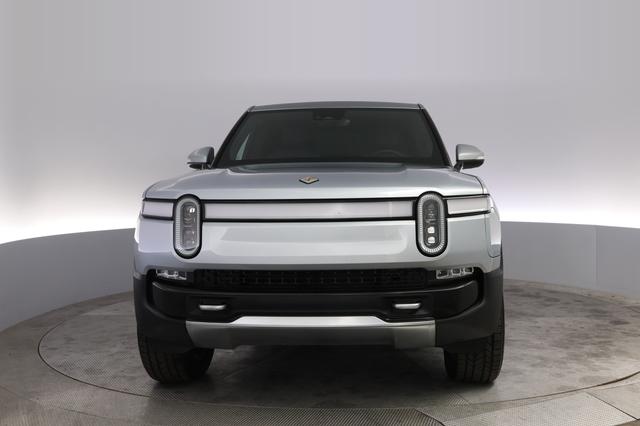 2023 Rivian R1T — photo 9 of 21