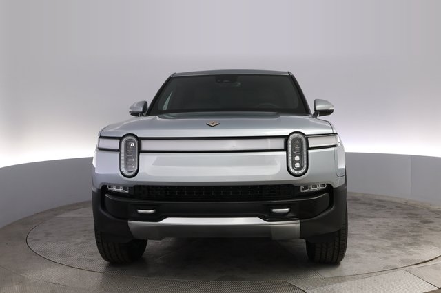 2023 Rivian R1T — photo 9 of 21