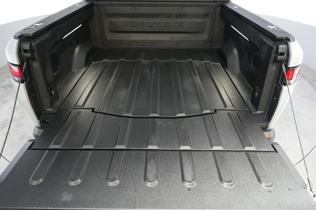 2023 Rivian R1T — photo 6 of 21