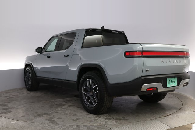 2023 Rivian R1T — photo 13 of 21