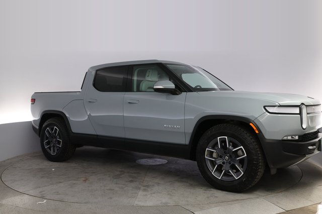 2023 Rivian R1T — photo 11 of 21