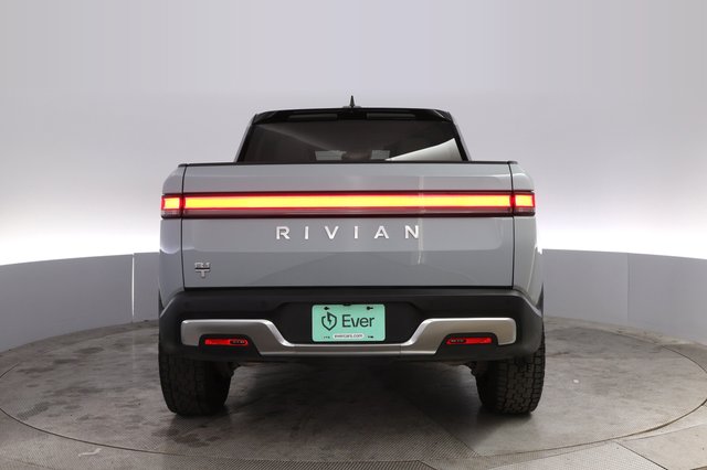 2023 Rivian R1T — photo 12 of 21