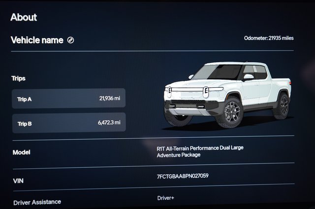 2023 Rivian R1T — photo 5 of 21