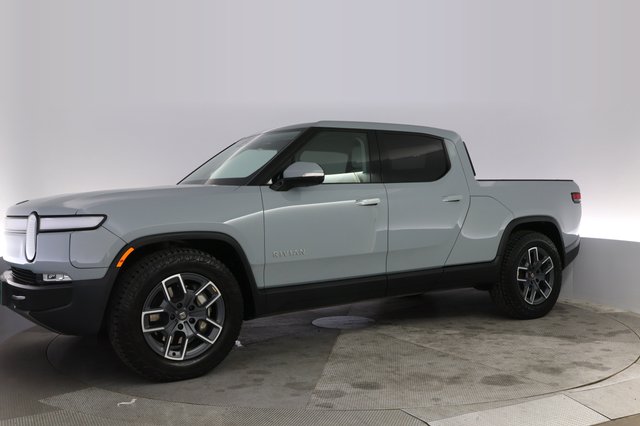 2023 Rivian R1T — photo 14 of 21