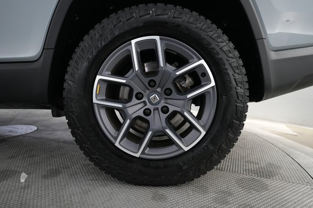 2023 Rivian R1T — photo 7 of 21
