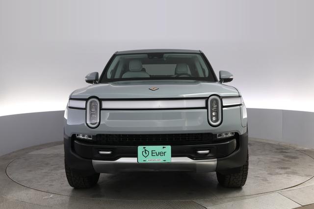 2023 Rivian R1T — photo 9 of 21