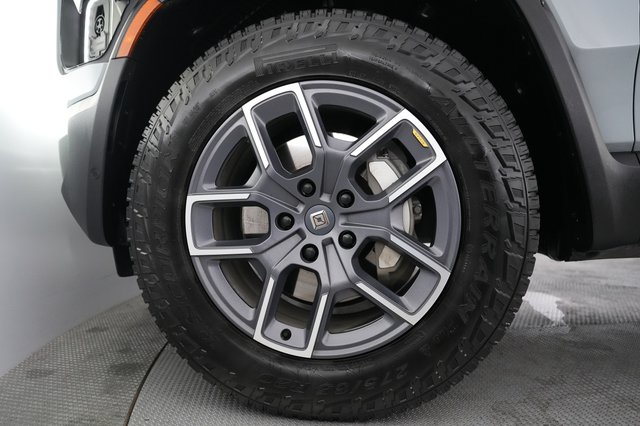 2023 Rivian R1T — photo 15 of 21