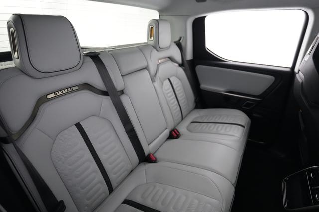 2023 Rivian R1T — photo 4 of 21