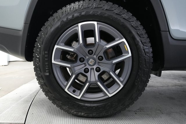 2023 Rivian R1T — photo 17 of 21