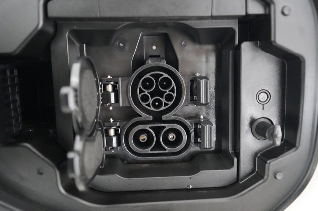 2023 Subaru Solterra — photo 8 of 23