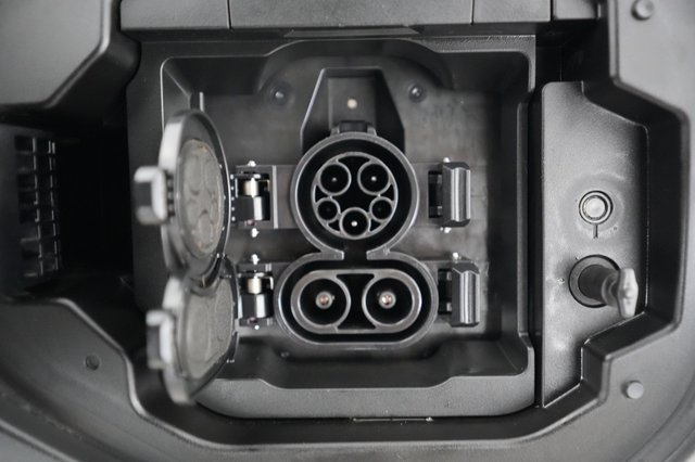 2023 Subaru Solterra — photo 8 of 20
