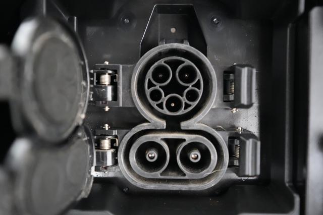 2023 Subaru Solterra — photo 8 of 23
