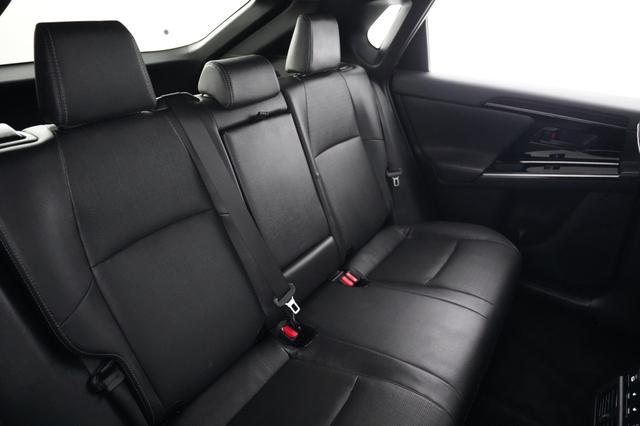 2023 Subaru Solterra — photo 4 of 23