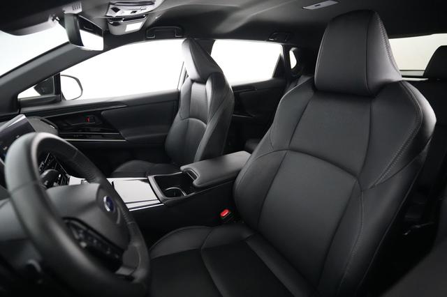 2023 Subaru Solterra — photo 3 of 23