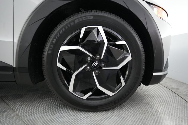 2023 Hyundai IONIQ 5 — photo 16 of 21