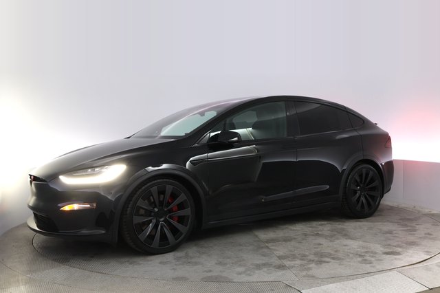 2023 Tesla Model X — photo 14 of 24