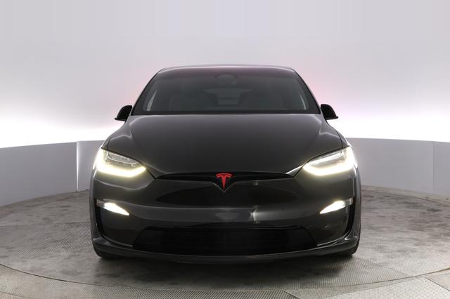 2023 Tesla Model X — photo 9 of 24