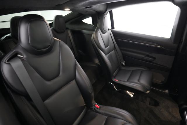 2023 Tesla Model X — photo 4 of 24