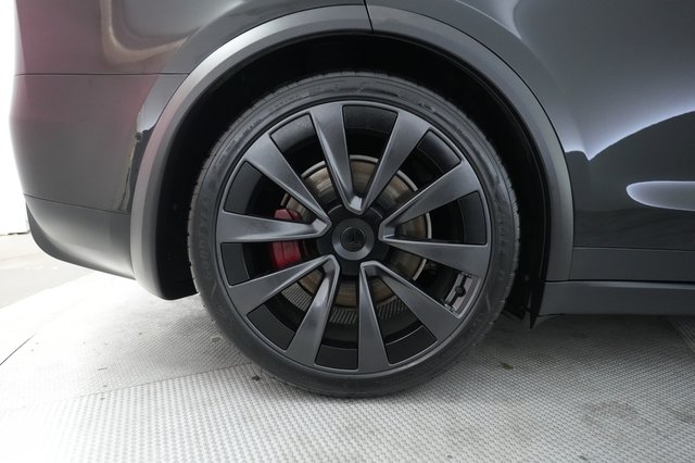 2023 Tesla Model X — photo 17 of 24
