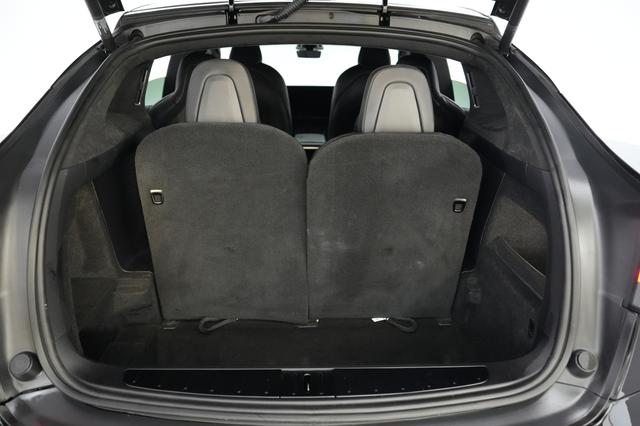 2023 Tesla Model X — photo 6 of 24