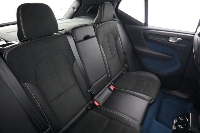 2023 Volvo XC40 Recharge — photo 4 of 21