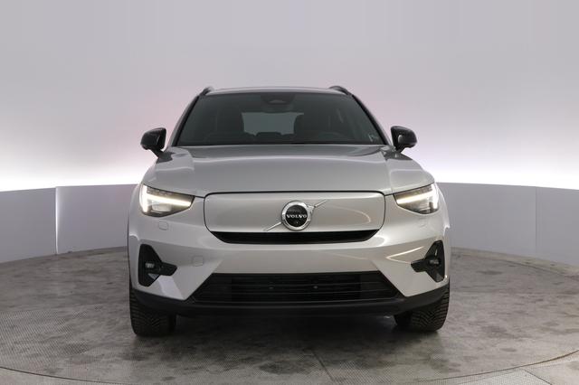 2023 Volvo XC40 Recharge — photo 9 of 21