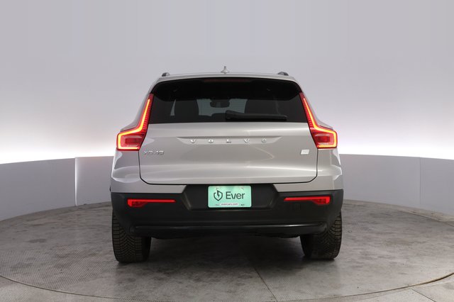 2023 Volvo XC40 Recharge — photo 12 of 21