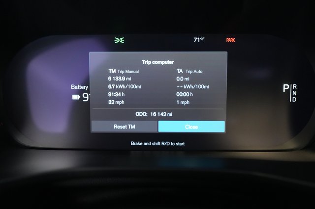 2023 Volvo XC40 Recharge — photo 5 of 21