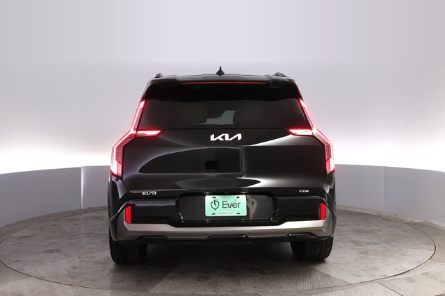 2024 Kia EV9 — photo 12 of 23