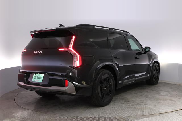 2024 Kia EV9 — photo 2 of 23