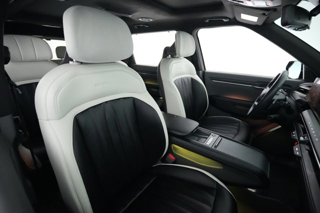 2024 Kia EV9 — photo 18 of 23