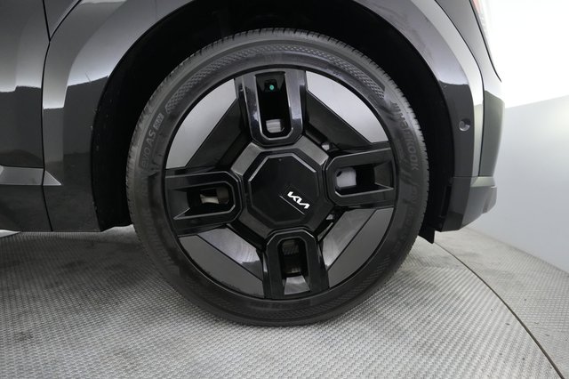 2024 Kia EV9 — photo 16 of 23
