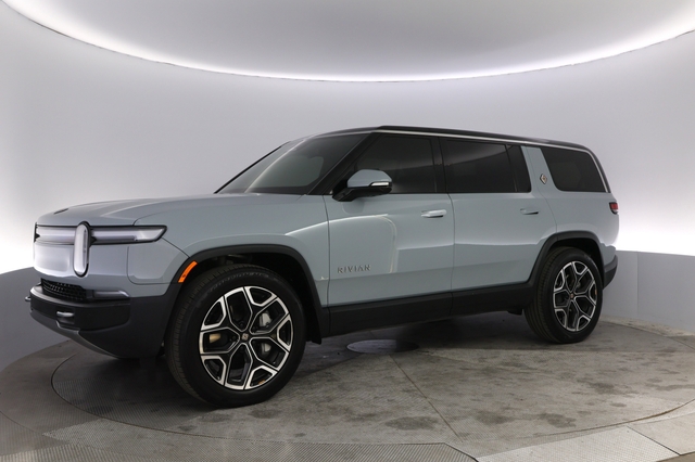 2025 Rivian R1S