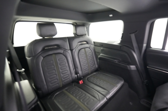 2025 Rivian R1S