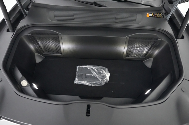 2025 Rivian R1S