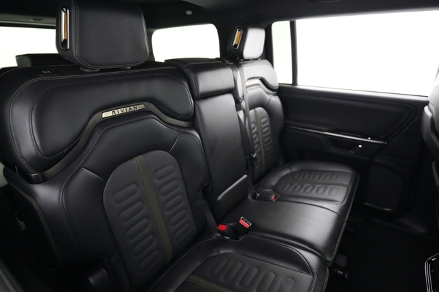 2025 Rivian R1S