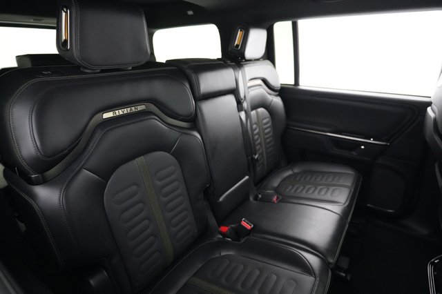 2025 Rivian R1S — photo 4 of 23