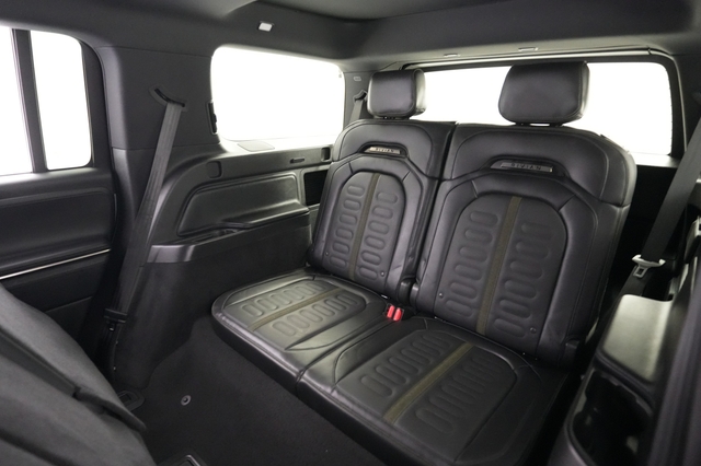 2025 Rivian R1S