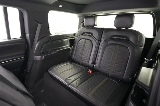 2025 Rivian R1S — photo 20 of 23