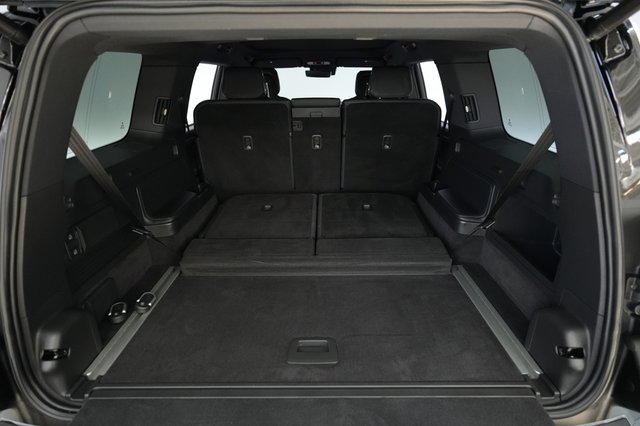 2025 Rivian R1S — photo 6 of 23