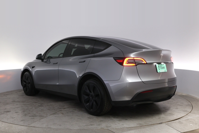 2025 Tesla Model Y